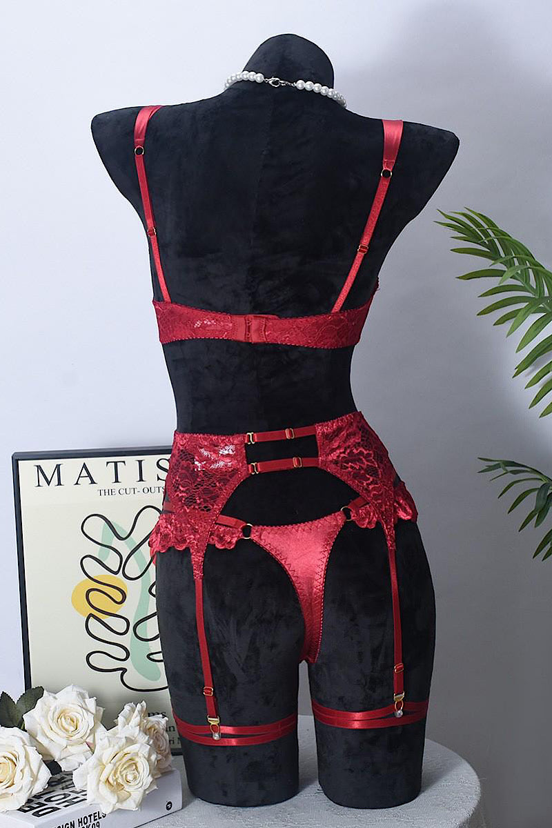 Coco_rode_kanten_lingerie_set_back_missq_lingerie