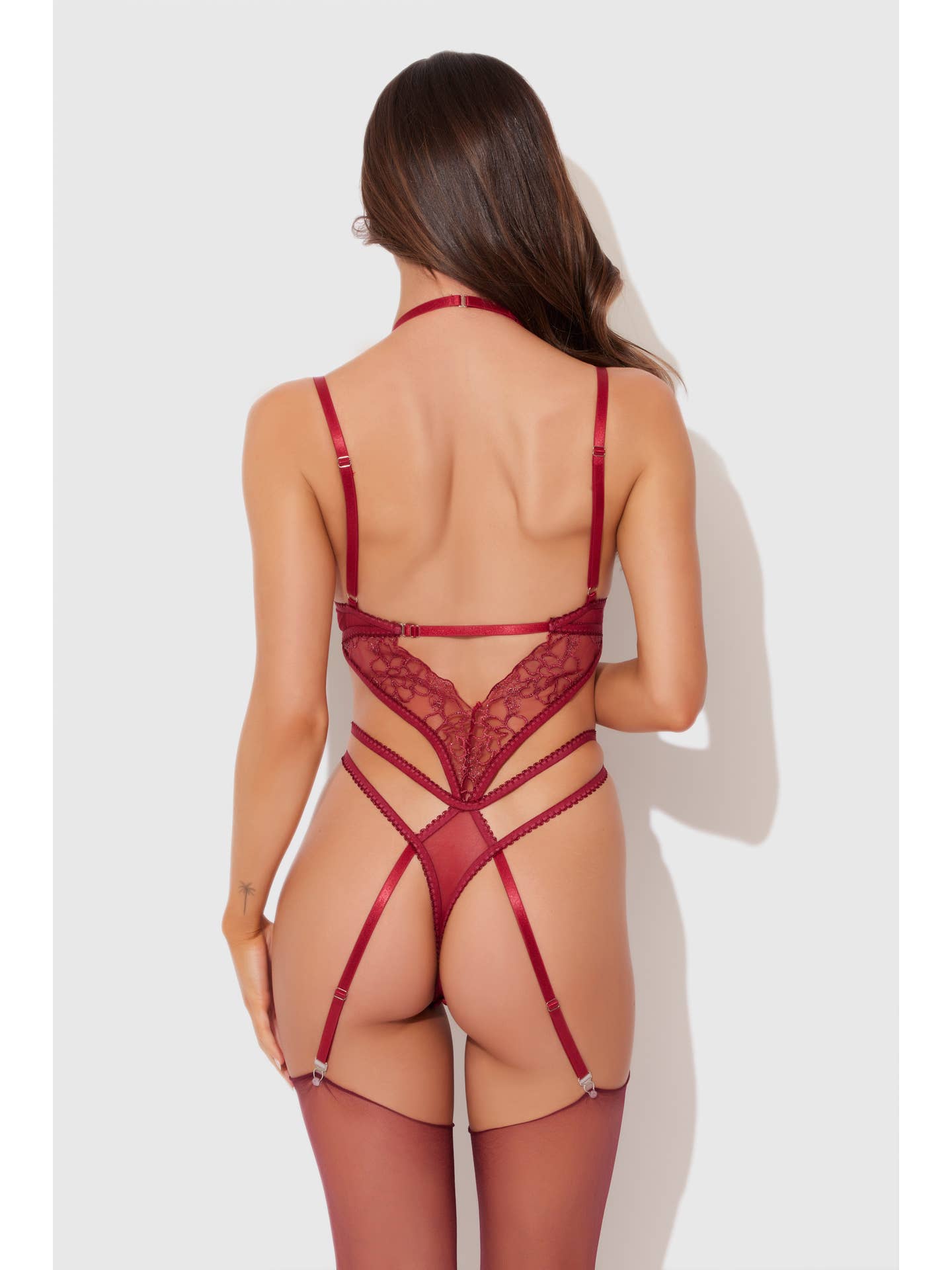 Eden Body – Verleidelijke Halter Body in Zwart of Rood