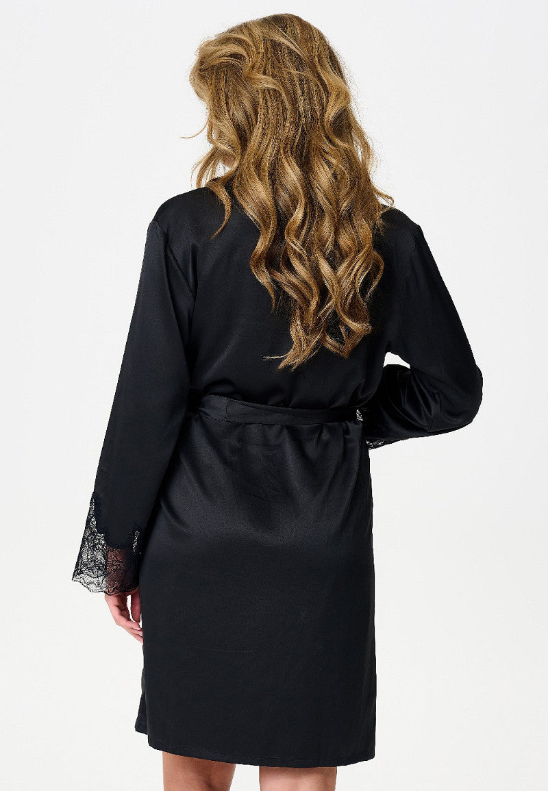 Beauty in Black Satijnen Kimono