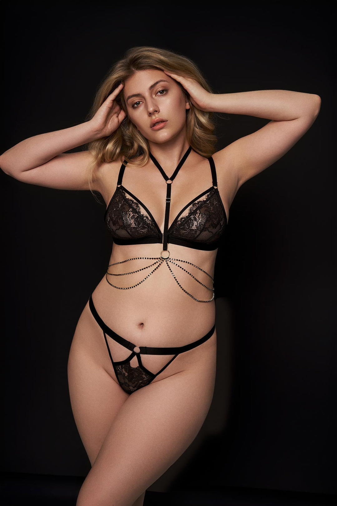 Rebelle Floral Embroidered Lingerie Set met Harness