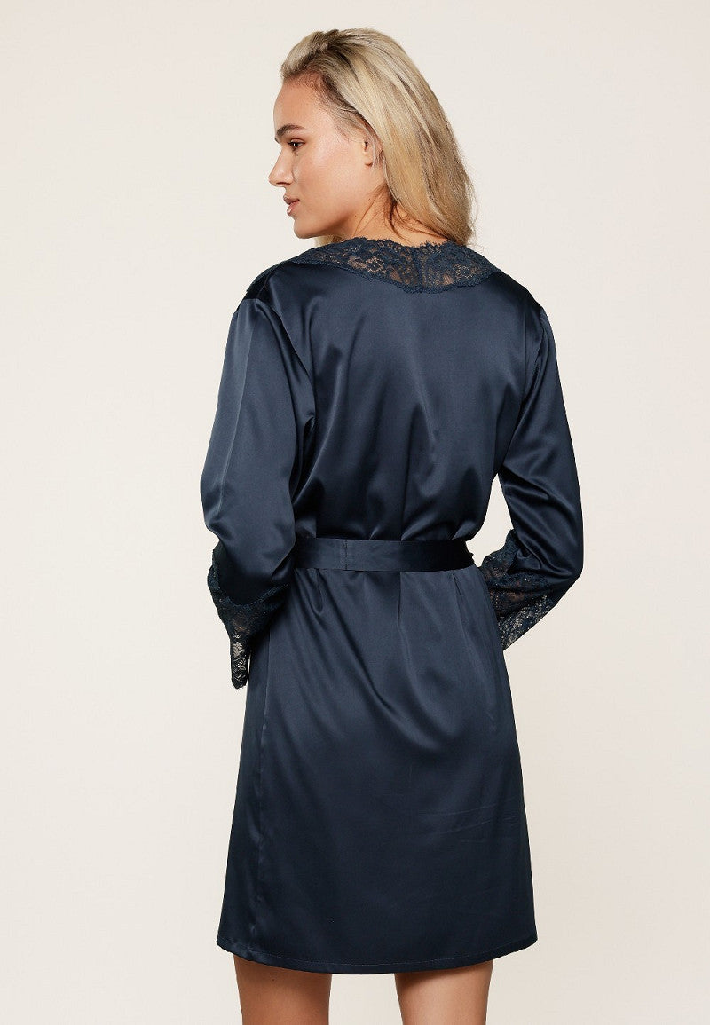Midnight_blue_sarkle_satijnen_kimono_lingadore_back_missq_lingerie