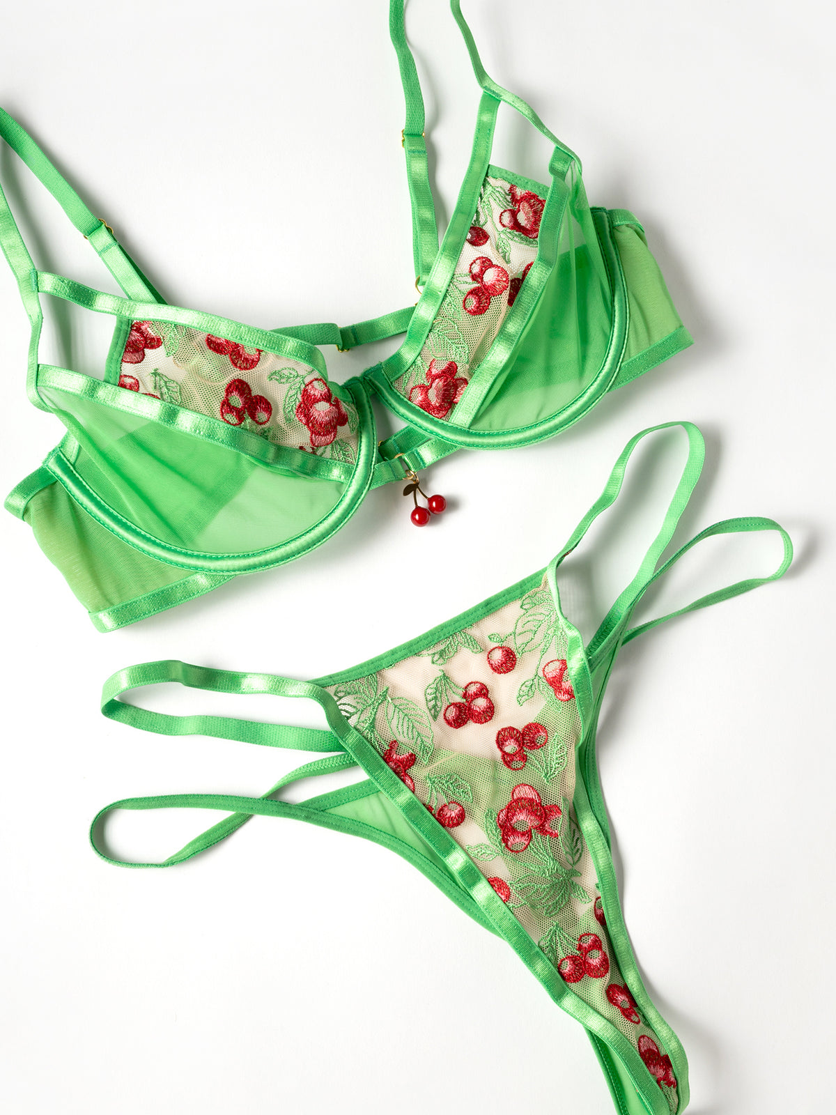 Ohlalacheri_paris_cherry_green_lingerieset_missq_lingerie