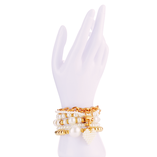 Excess Bangle Set II – Luxe Gouden Armbanden met Parels & Hartslot