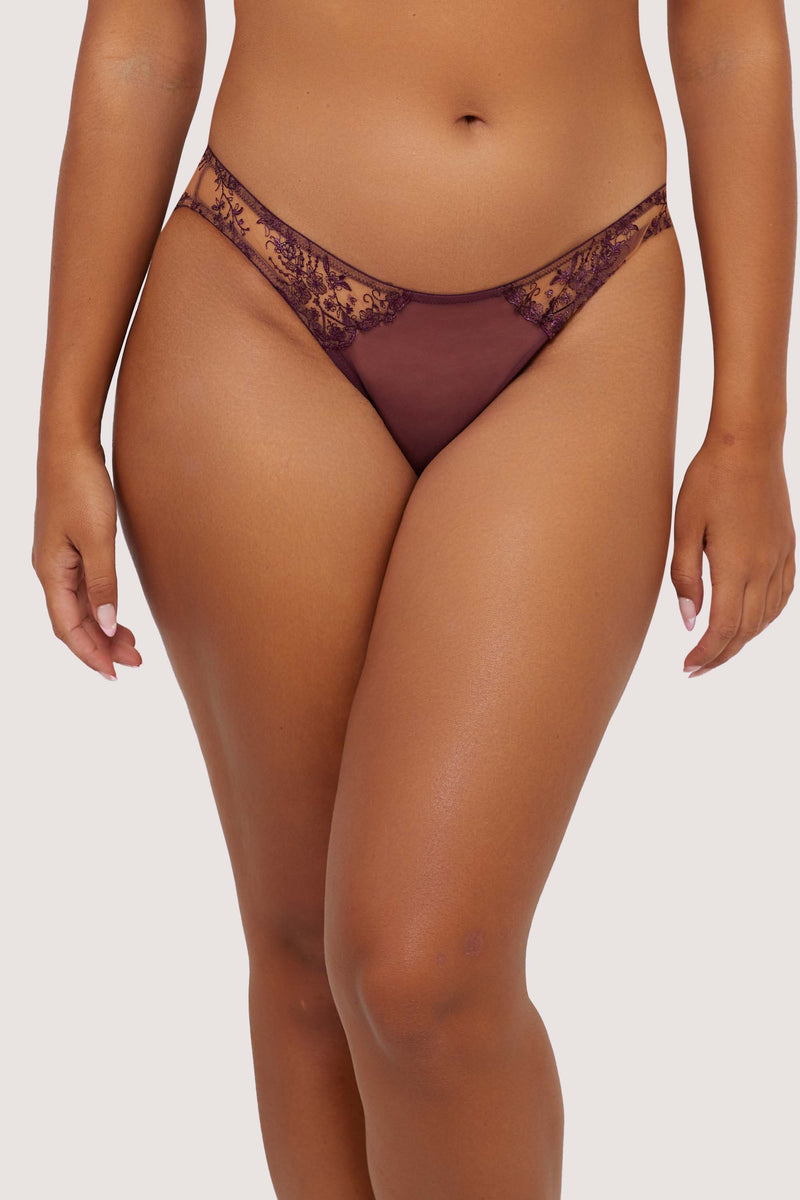 Cassia Slip – Verleiding met een Open Achterkant